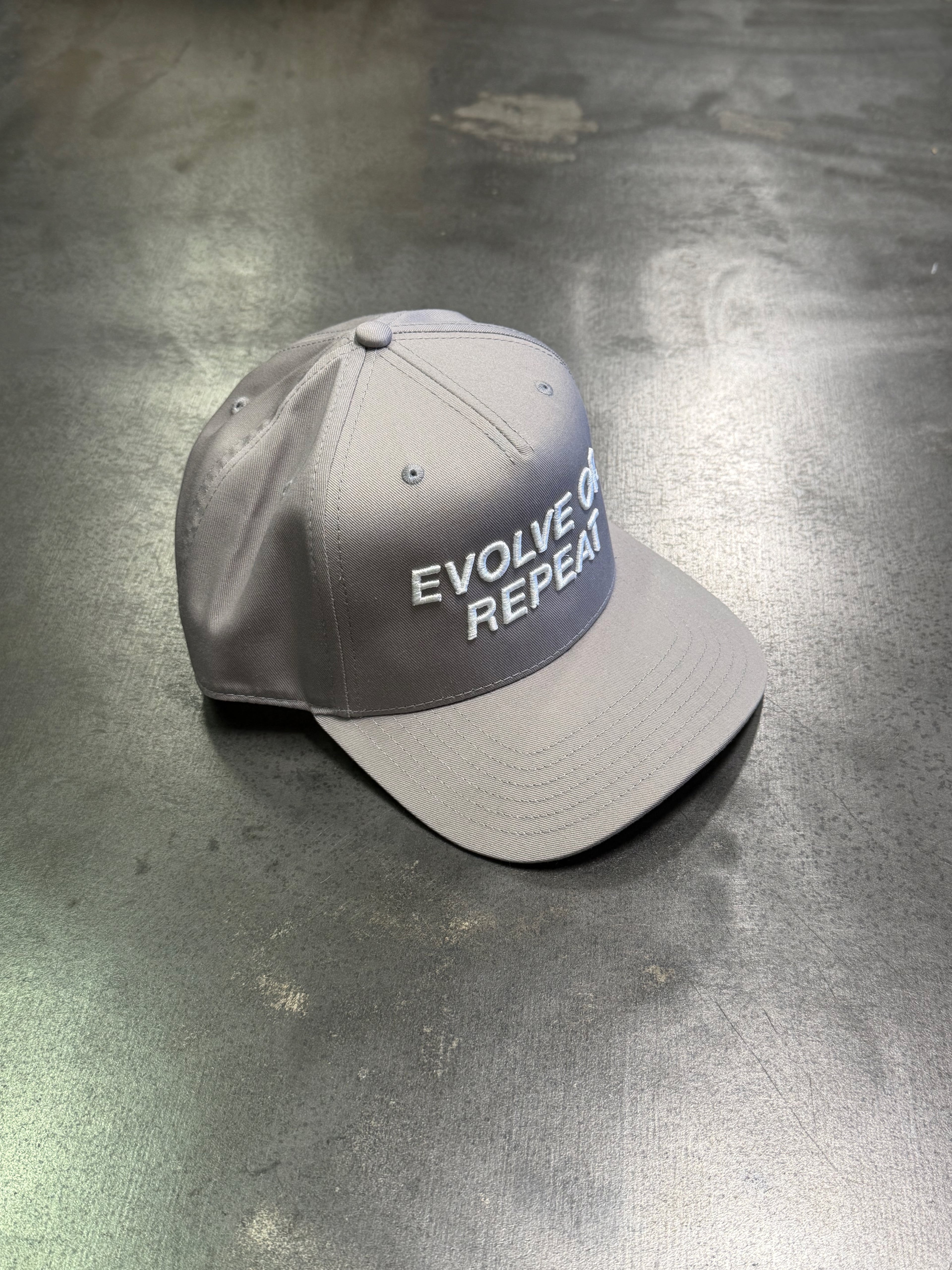 555UMMER HAT - GREY