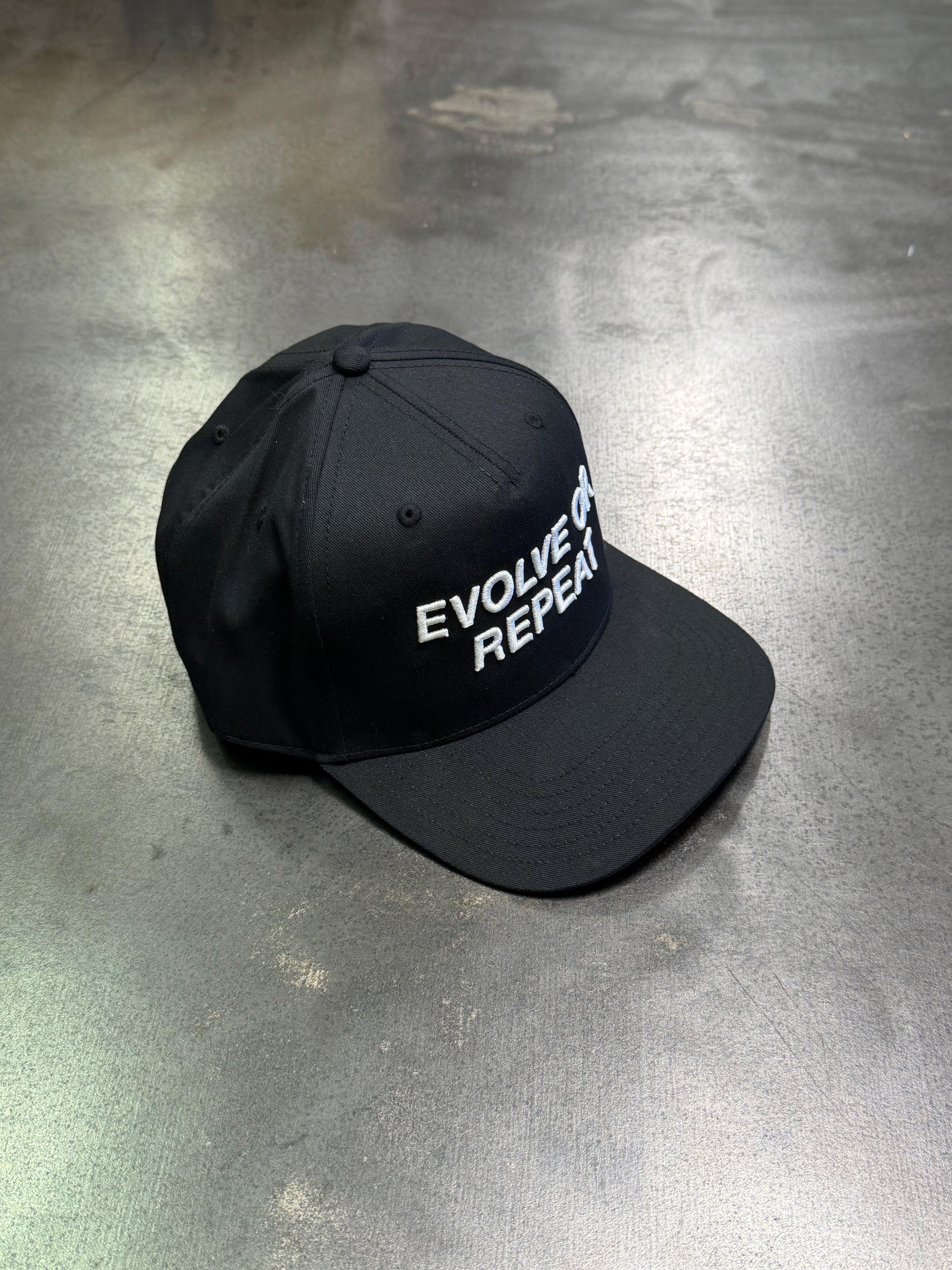 555UMMER HAT - BLACK