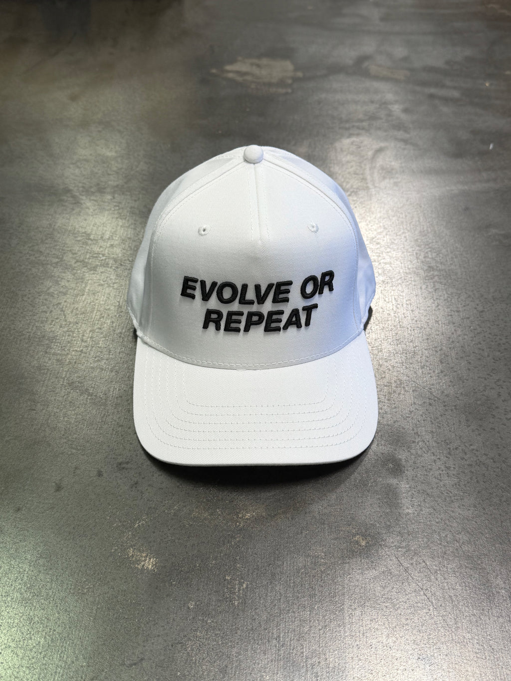555UMMER HAT - WHITE