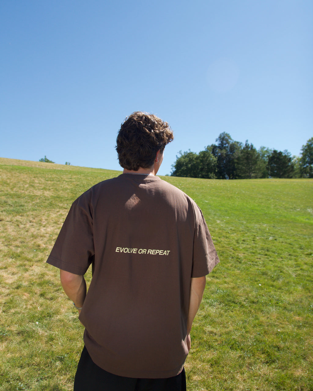555UMMER TEE - BROWN