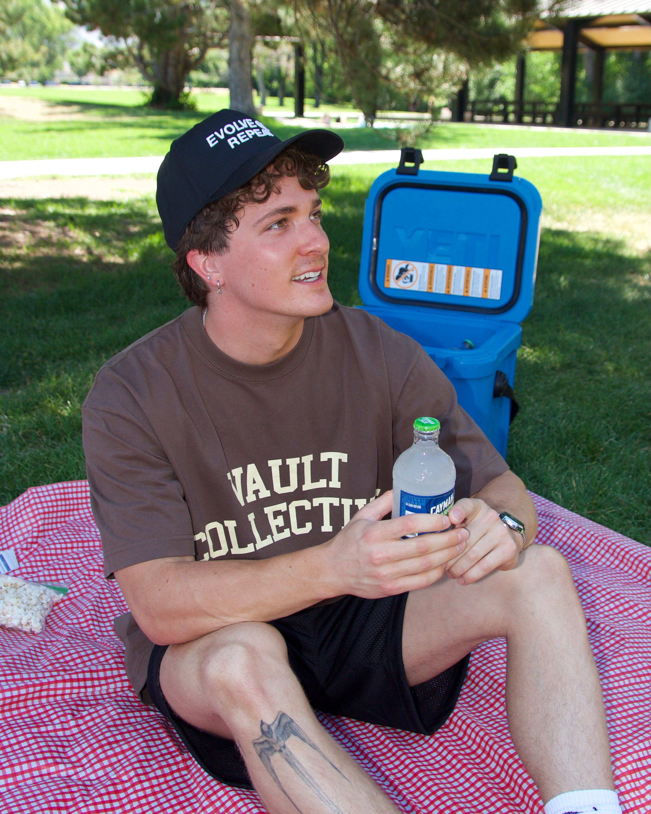 555UMMER TEE - BROWN